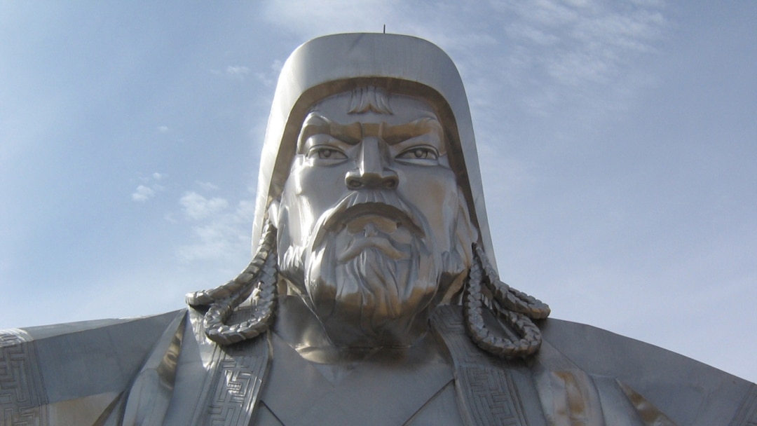 Эротикалық іш киімдегі жалаңаш суреттердегі сексуалды қыздар