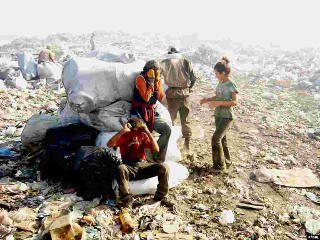 Bakının Balaxanı, Şüvəlan qəsəbələrindən və «İkinci mədən ərazisi»ndən fotosessiya... Ətraflı