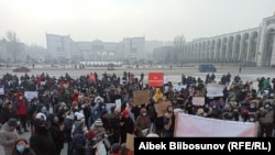Gyrgyz protestçileri. Bişkek. 22-nji noýabr, 2020