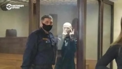 Политузники Беларуси в знак протеста объявляют голодовки и режут руки (видео)