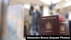 Autoritățile române au declanșat joi, 22 ianuarie 2026, o amplă operațiune împotriva unei rețele suspectate că a facilitat obținerea ilegală de documente de identitate românești pentru cetățeni din spațiul ex-sovietic.
