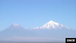 Naxçıvandan Ağrıdağın (Ararat) mənzərəsi