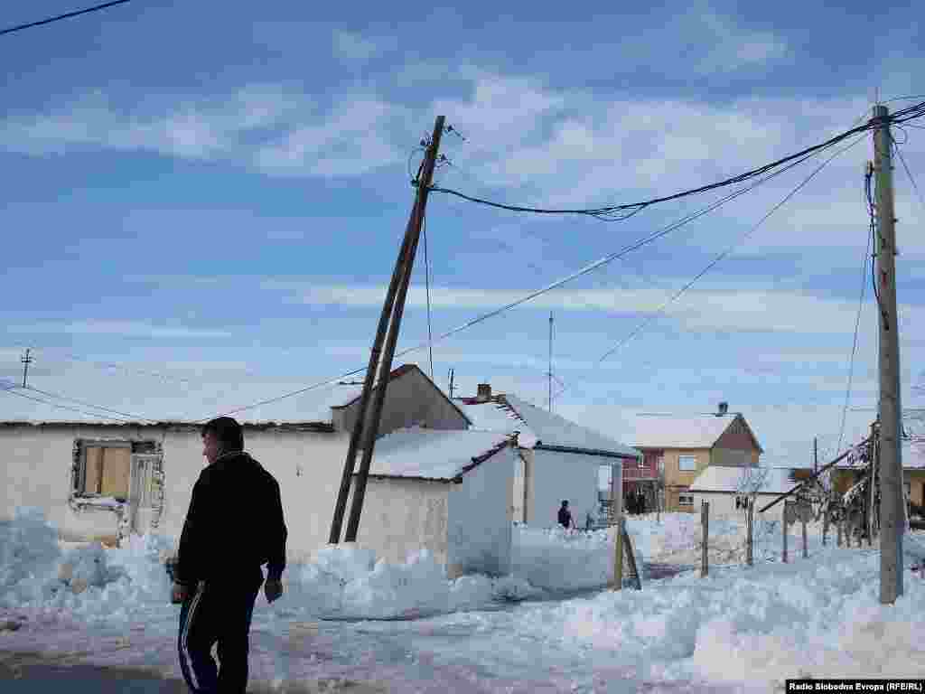 Битола затрупана со снег.