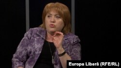 Fosta judecătoare Domnica Manole în studioul Europei Libere