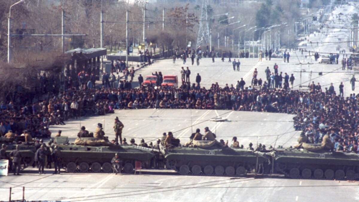 Погром 1990 года, душанбе фото. Душанбе февраль 1990. Февраль 1990 года в душанбе. Беспорядки в душанбе 1990. Февраль 1990 года в душанбе.