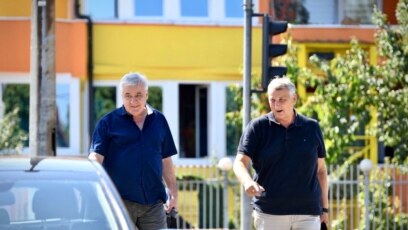 Milomir Savčić (lijevo) s advokatom Miodragom Stojanovićem, ponedjeljak, 9. august 2021.