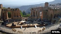 Ілюстрацыйнае фота. Грэцкі тэатар у Таарміне — турыстычны сімбаль Сыцыліі