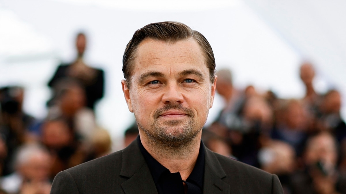 Още като малък той разбира, че ще бъде актьор до