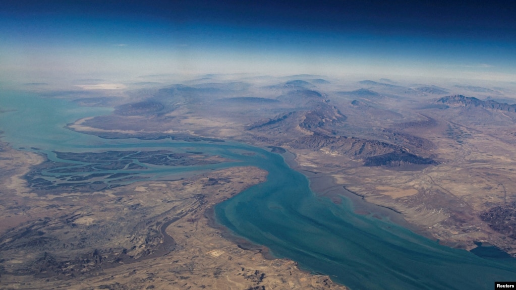 نمای هوایی از تنگهٔ هرمز