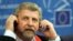 После второго предупреждения, в отношении Милинкевича может быть возбуждено уголовное дело по факту «дискредитации Республики Беларусь»