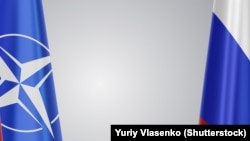 ՆԱՏՕ-ի և Ռուսաստանի դրոշը