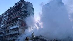 Внаслідок російського ракетного удару обвалися цілий під'їзд багатоквартирного будинку у Києві. 18 квартир. 14 травня 2026 року