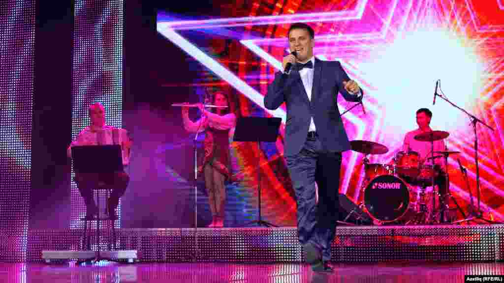 Илнар Ялалов концертының иң тәүге мизгелләре