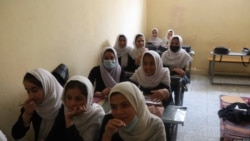 د افغانستان د ۱۴۰۵ نوی تعلیمي کال؛
یوه له زده‌کړو محرومه نجلۍ: زما ارمانونه نیمګړي پاتې شول