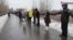 Казанцы выстроились в цепь ради спасения Гавриловской рощи