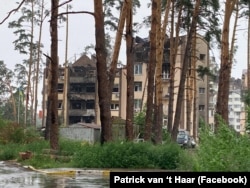 Зруйнований будинок в Ірпені