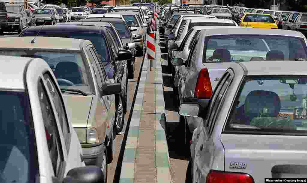 بحران جای پارک در معابر شهرهای بزرگ؛ چشمم را از من بگیر، جای پارکم را نه!