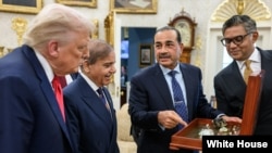 Доналд Трамп бо сарвазири Покистон Шаҳбоз Шариф ва фармондеҳи артиши он кишвар Осим Мунир. 25 сентябр, 2025.