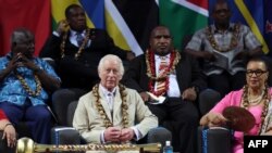 Regele Charles al Marii Britanii perticipă la deschiderea summitului din Apia, Samoa, împreună cu șefii statelor din Commonwealth, 25 octombrie.