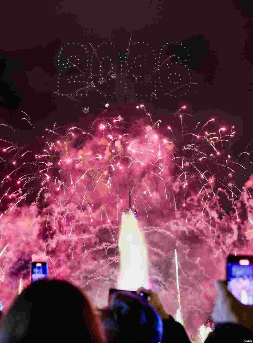 Focuri de artificii la Barcelona, de Anul Nou, 1 ianuarie 2026. REUTERS/Bruna Casas
