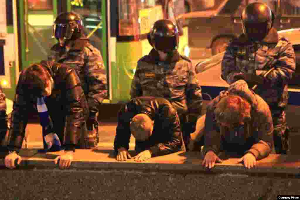 Петербур ОМОНы Зенит җанатарларын "тәрбияләп" җибәрүгә карамастан, алар Казанда үзләрен &nbsp; әдәпсез тоткан.