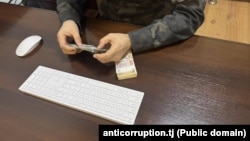 Акс аз сомонаи Оҷонсии зидди фасод