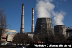 Pe timp de iarnă, termocentralele din Chișinău și Bălți produc prin cogenerare circa 200 MW de energie electrică. Producția scade după încheierea sezonului de încălzire la 40-50 MW, iar vara - până la 15 MW.