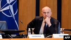 Secretarul general adjunct al NATO, Mircea Geoană, prezidează o sesiune a Consiliului Atlanticului de Nord cu Consiliul de Miniștri al Bosniei și Herțegovinei, la Saraievo, la 1 februarie 2024.