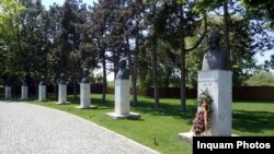 Autoritatile locale au inceput pregatirile pentru vizita Papei Francisc care va sosi la Campia Libertatii din Blaj pe 2 iunie. Aici vor fi beatificati cei 7 episcopi greco-catolici martiri, sâmbătă, 18 mai 2019. 