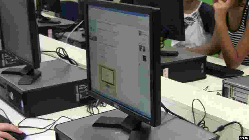 Paraisapolis Community Program #64