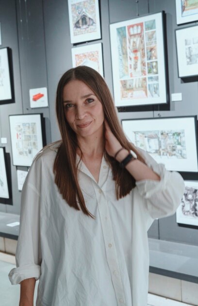 Тя ни кани да надникнем в апартаментите и къщите от