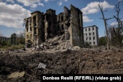 რუსული არმია თითქმის ყოველდღიურად ბომბავს კონსტანტინოვკას ავიაციის გამოყენებით.