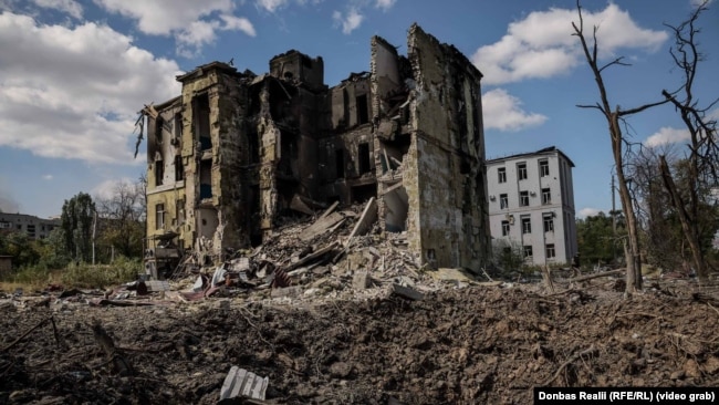 На Костянтинівку армія РФ майже кожного дня скидає авіабомби. Фото: Прес-служба 24 ОМБр