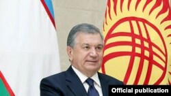 Шавкат Мирзиёевдин Бишкекке жасаган сапарында тартылган сүрөт.