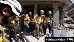 اواسط تیر ماه یک گروه ناظر بر جنگ داخلی سوریه گفته بود بیش از ۵۴۰ غیرنظامی در حملات دولت سوریه و ارتش روسیه به ادلب، جان خود را از دست داده‌اند 
