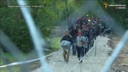 Мігранти прямують до Словенії після закриття Угорщиною кордону (відео)