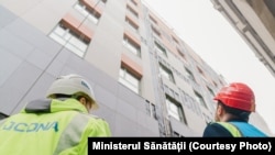 Centrul Chirurgical Cardiovascular al Institutului de Urgență pentru Boli Cardiovasculare și Transplant din Târgu Mureș, finanțat prin PNRR. Construcția este aproape gata.