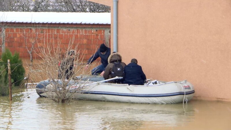 Poplave na Kosovu naterale porodice da napuste domove