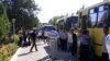 Бу йил мактаб ўқувчиларининг пахтага чиқишини кескин тақиқлаган Тошкент ҳукумати¸ мамлакат бўйлаб коллеж талаба ва ўқитувчиларини ëппасига далага ҳайдади.