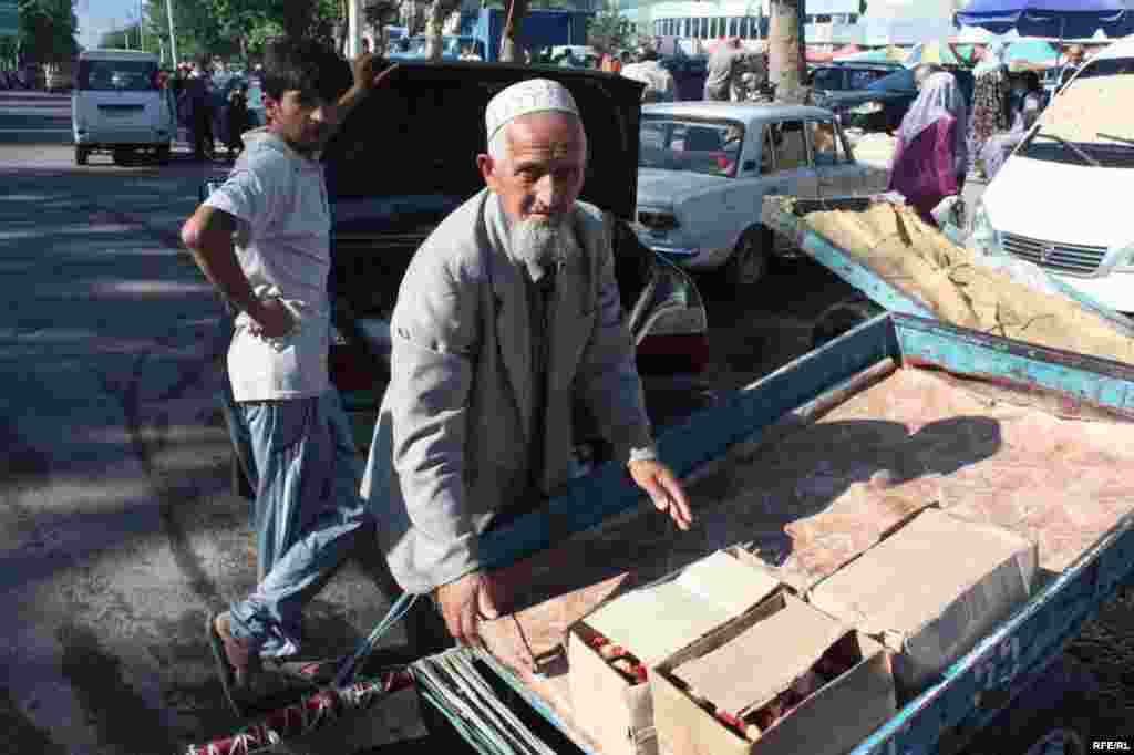 Дар орзуи арзонӣ #36