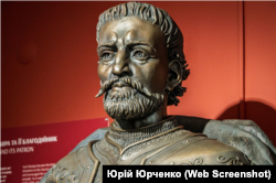 Скульптори Олесь Сидорук та Борис Крилов, архітектор Віктор Юрків та дослідниця Ольга Ковалевська створили бюст Івана Мазепи для лаври в Києві