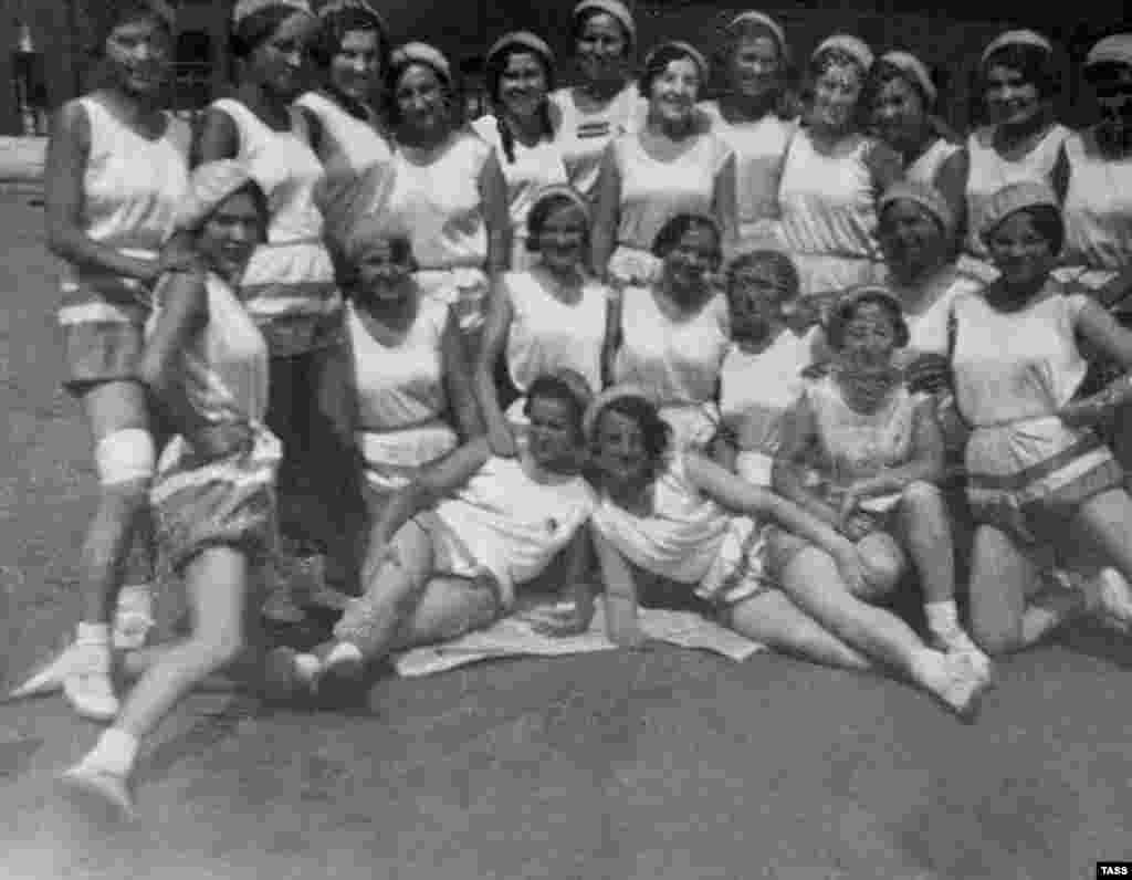 TASS workers and members of the Komsomol, the communist youth league, during preparations for a parade of athletes in Moscow in 1934.