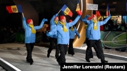 Echipa R. Moldova defilând la ceremonia de deschidere a Jocurilor Olimpice de Iarnă din Italia, Cortina d'Ampezzo, 6 februarie 2026.