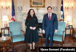 Ndër takimet e fundit, sa ishte presidente, Osmani e ka realizuar me Sekretarin amerikan të Shtetit, Marco Rubio.