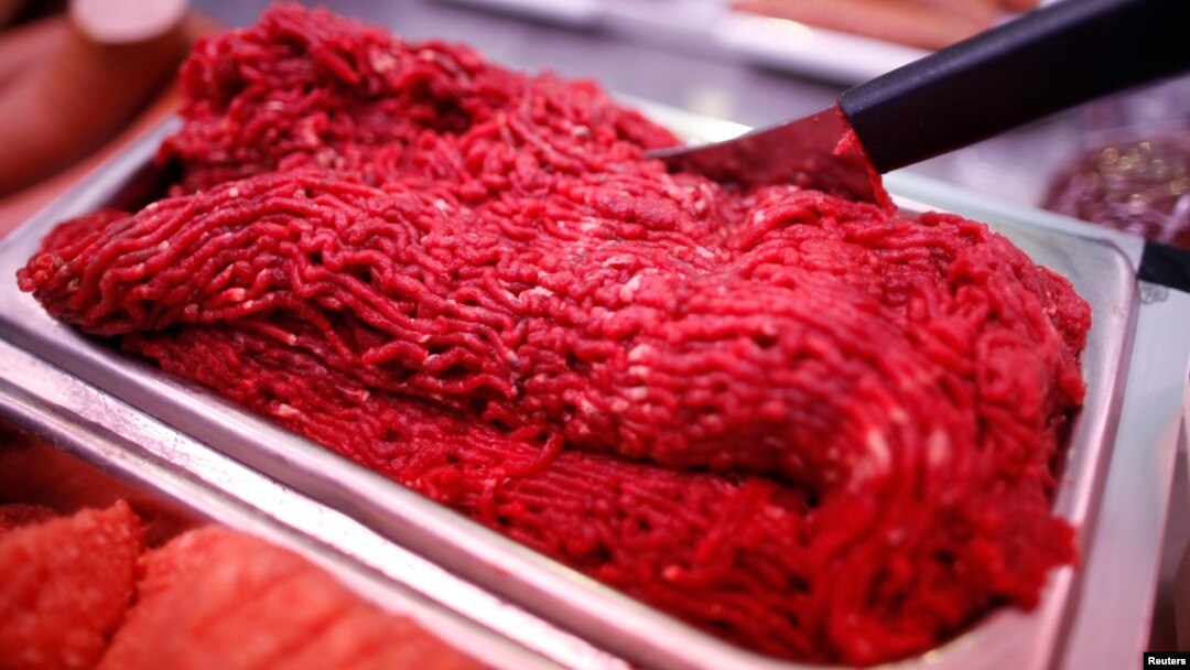 Ministerul Agriculturii propune plafonarea prețului la raft pentru alte nouă produse alimentare, printre care și carnea tocată.