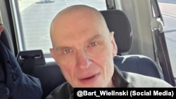 Вызвалены і вывезены зь Беларусі 28 красавіка 2026 году Анджэй Пачобут, журналіст і актывіст польскай меншасьці ў Беларусі