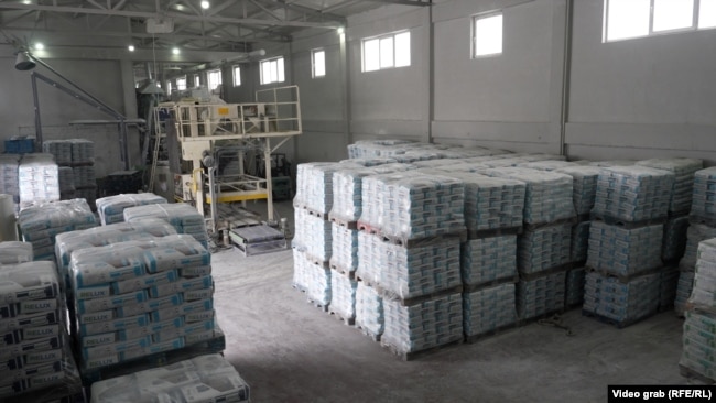 Fabrika e kompanisë "Relux" në dalje të Prishtinës.