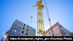 У Гомлі завяршаюць аднаўленьне пад'езду дому, разбуранага выбухам газу