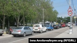 Автомобілі на проспекті Нахімова в Севастополі