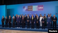 Лидеры стран НАТО позируют для совместного фото на саммите в Анкаре. 8 июля 2026 года
